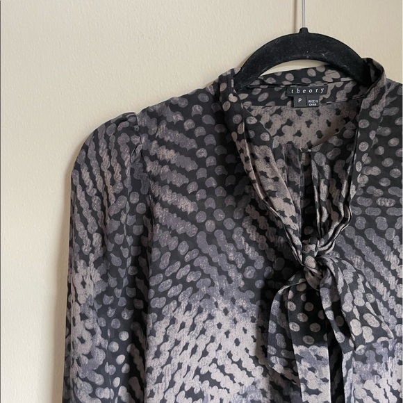 Theory Silk Chiffon Lightweight Button Up Neck Tie Long Sleeve Shirt - Picture 3 of 4